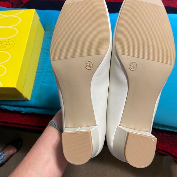 White small heels - Picture 5 of 5